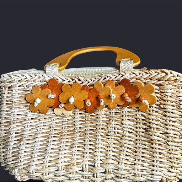 Vintage Chateau Woven Straw Handbag w/ Wooden Flowers & Handle - Picture 1 of 8